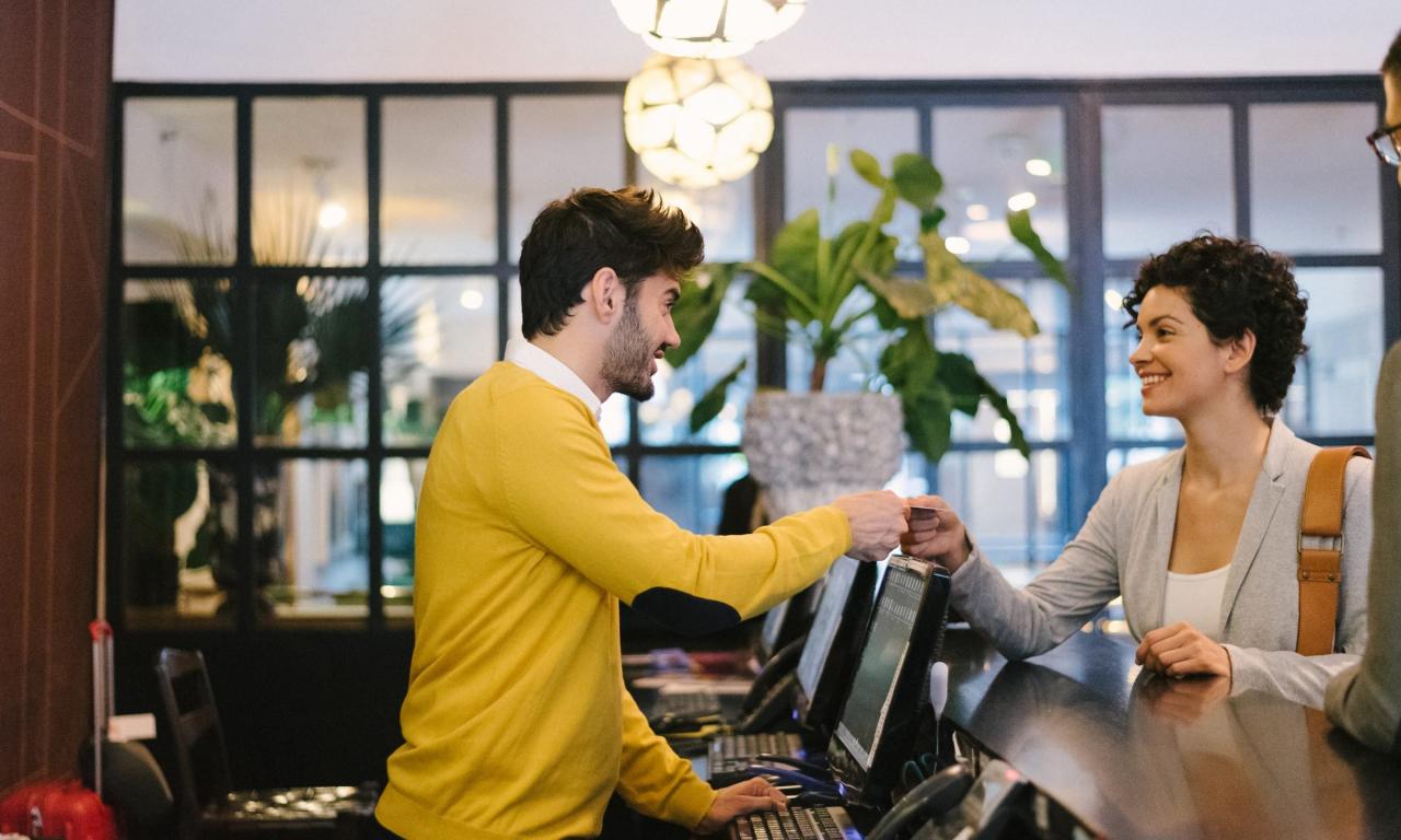 How to avoid hidden fees when booking hotels